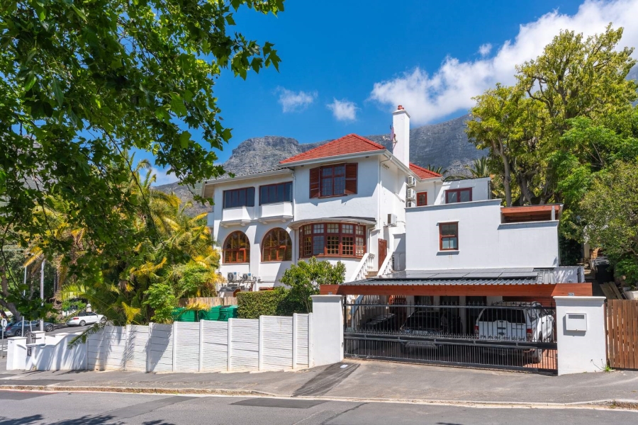 14 Bedroom Property for Sale in Oranjezicht Western Cape